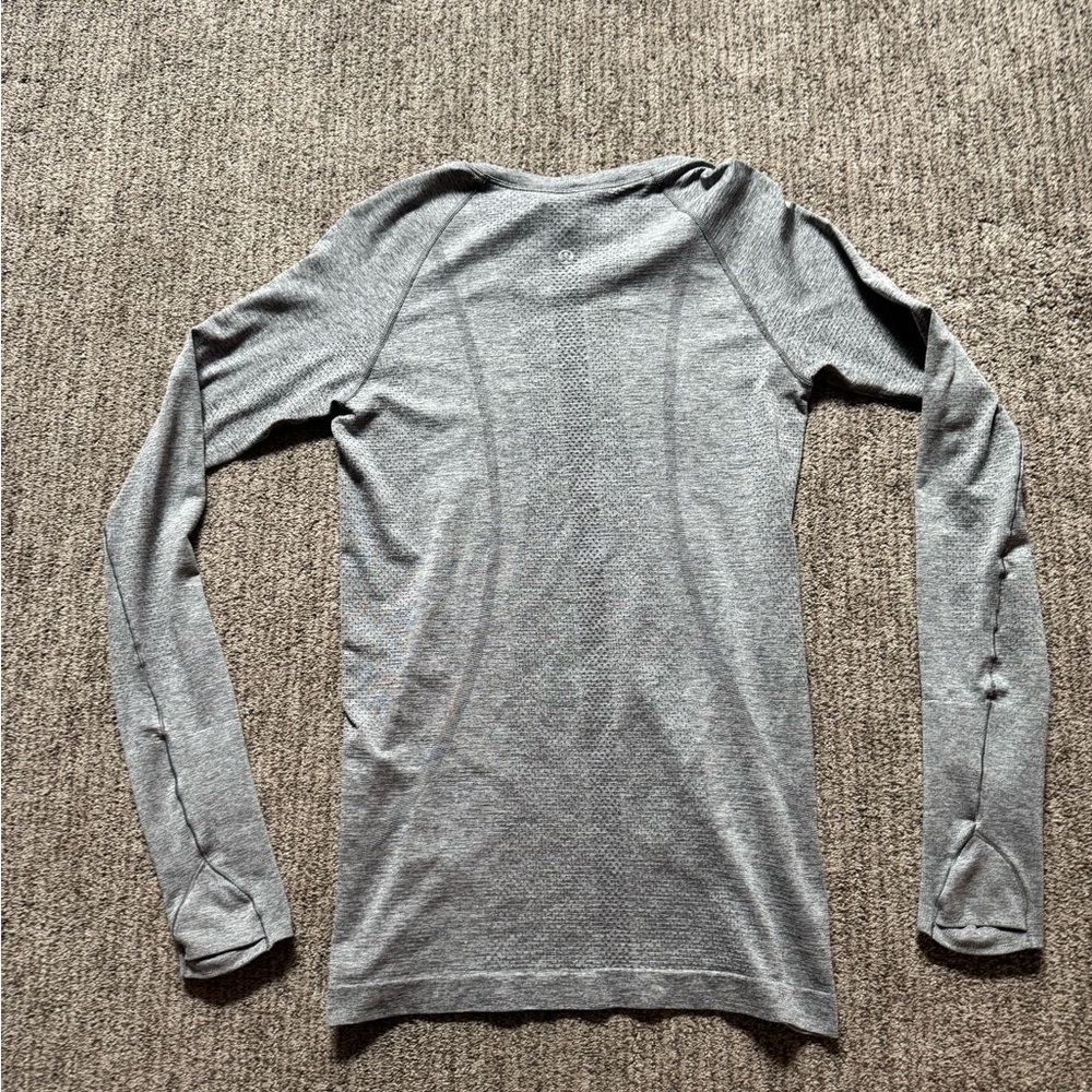 lululemon athletica Heather Gray Long Sleeve Top - Picture 4 of 4